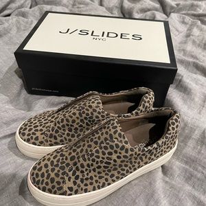 Woman’s leopard print tennis shoes